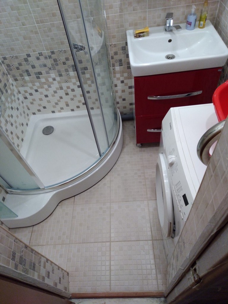 Душевая кабина в маленькой ванной в хрущевке - 29 идей  