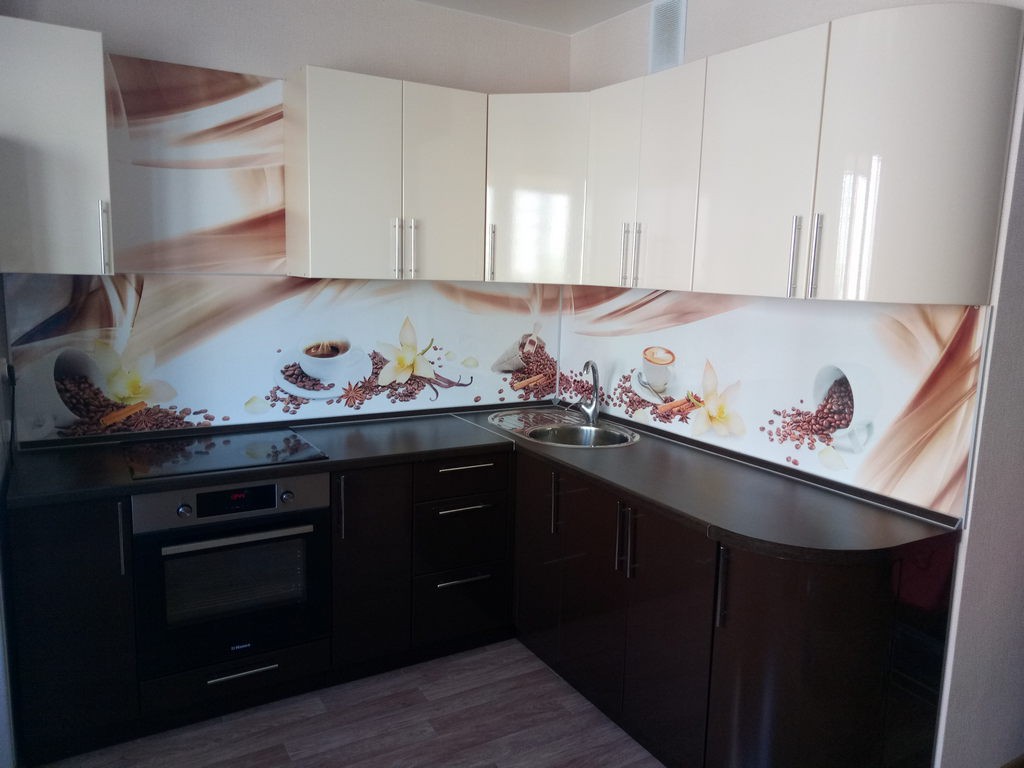 25 фото кухонь в хрущевке с обоями на стенах  