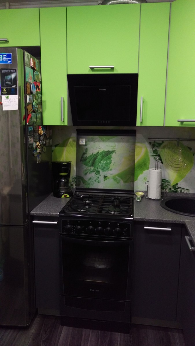 Как выглядит зеленая кухня в хрущевке? 19 реальных фото  